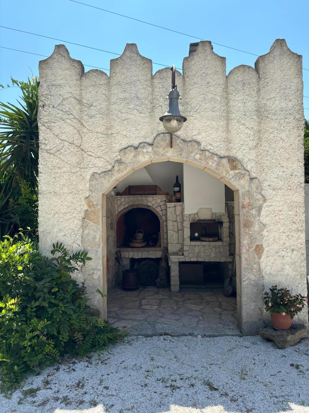Tenuta Pizzi San Pietro Vernotico Exterior foto